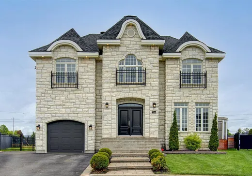 Maison à vendre - 8 Place André-Mathieu, Châteauguay, J6K 0E5