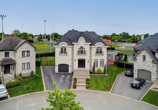 Maison à vendre - 8 Place André-Mathieu, Châteauguay, J6K 0E5