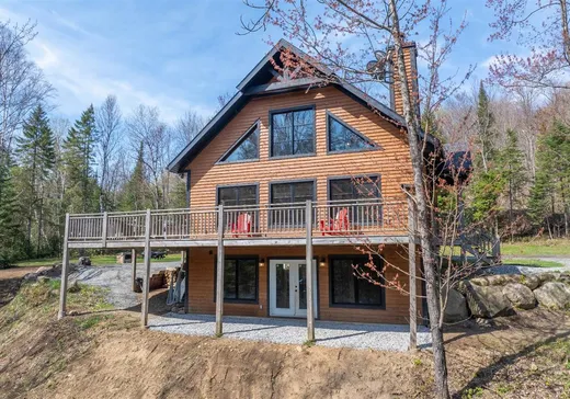 Maison à vendre - 1137 Ch. de la Sauvagine, Mont-Blanc, J0T 2G0