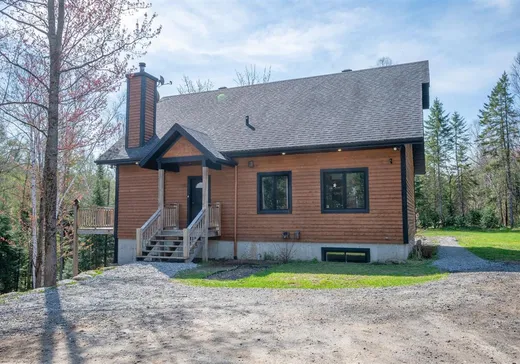 Maison à vendre - 1137 Ch. de la Sauvagine, Mont-Blanc, J0T 2G0