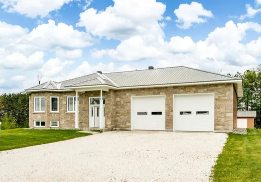 Bungalow à vendre - 185 Rue de l'Alizé, Magog, J0E1H0