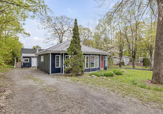 Maison à vendre - 8037 Ch. Royal, Ste-Petronille, G0A 4C0