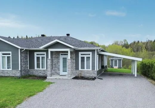 Two or more stories for sale - 321 Rue de la Colline, Mont-Laurier, J9L3G4