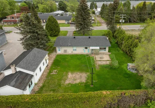 House for sale - 295 Rue Notre-Dame, Lanoraie, J0K 1E0