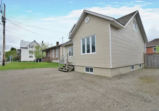 Maison à vendre - 16 Rue St-Charles-Borromée, Mandeville, J0K 1L0