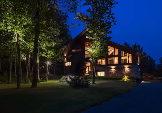Maison à vendre - 239 Ch. du Rocher, Saint-Sauveur, J0R 1K0