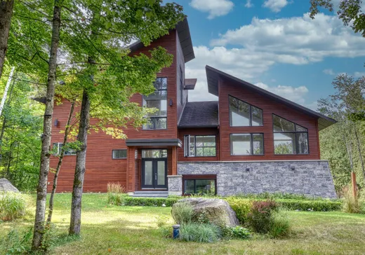 Maison à vendre - 239 Ch. du Rocher, Saint-Sauveur, J0R 1K0