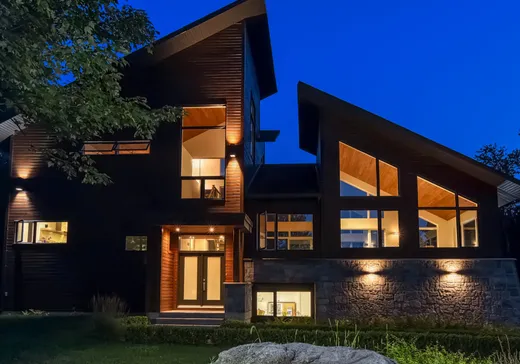Maison à vendre - 239 Ch. du Rocher, Saint-Sauveur, J0R 1K0