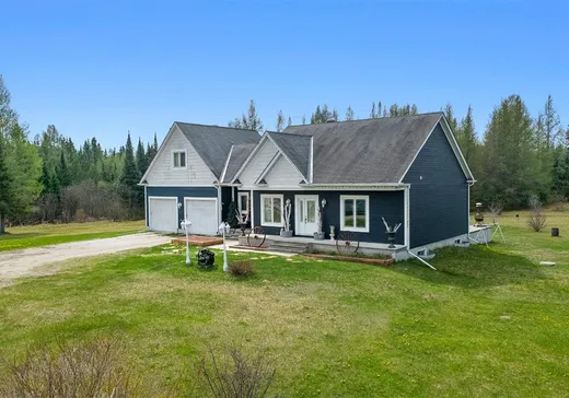 Bungalow à vendre - 1035 Route 301, Danford Lake, J0X1P0