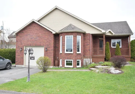 Maison à étages à vendre - 109 Rue Paul-Étienne-Grandbois, Rivière-du-Loup, G5R6G6