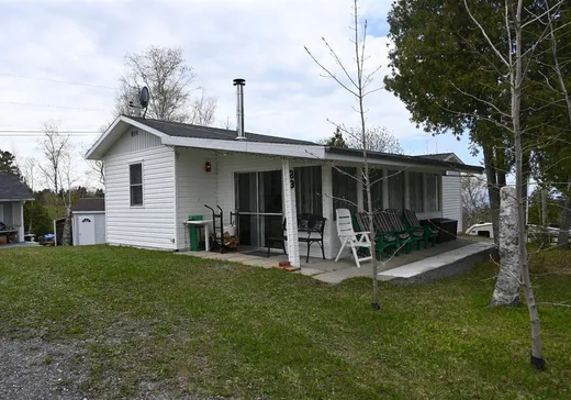 Bungalow à vendre - 23 Rue des Bouleaux, Sainte-Anne-des-Monts, G4V1A1