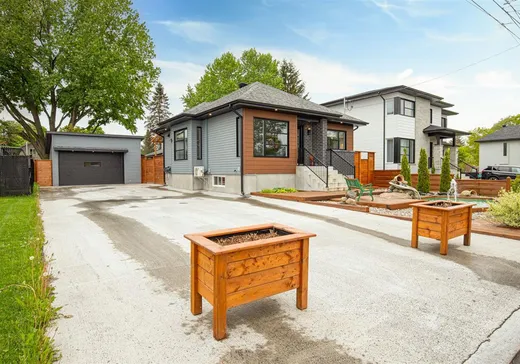 Bungalow for sale - 19 Av. du Château-d'Eau, Bedford, J0J1A0