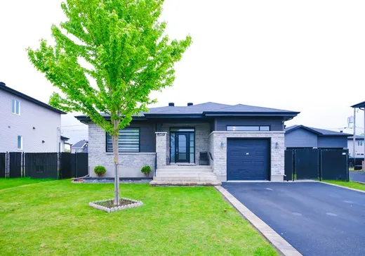 Bungalow for sale - 143 Rue St-François, Les Cedres, J7T0N4