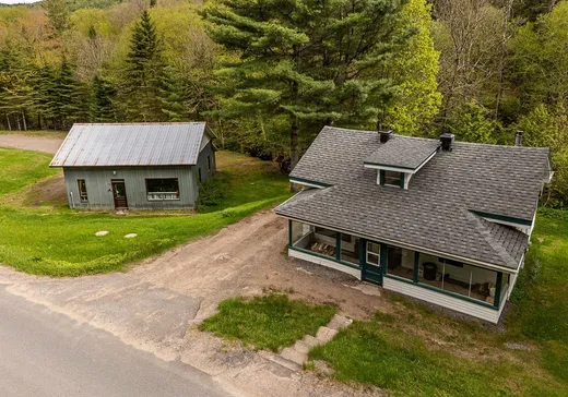 1 1/2 Storey for sale - 2998 Ch. des Lacs, Mont-Blanc, J0T2G0
