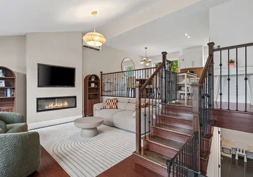 Maison à vendre - 666 Ch. du Bord-de-l'Eau, Laval (Sainte-Dorothee), H7X 1V4