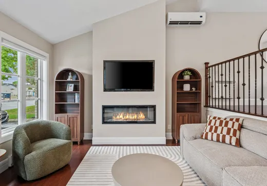 Maison à vendre - 666 Ch. du Bord-de-l'Eau, Laval (Sainte-Dorothee), H7X 1V4