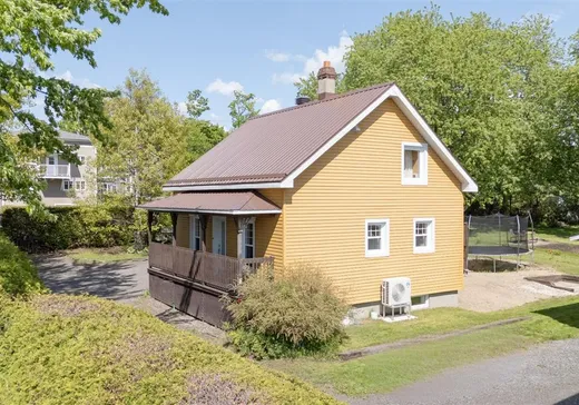 House for sale - 8 Boul. Laroche, Warwick, J0A 1M0