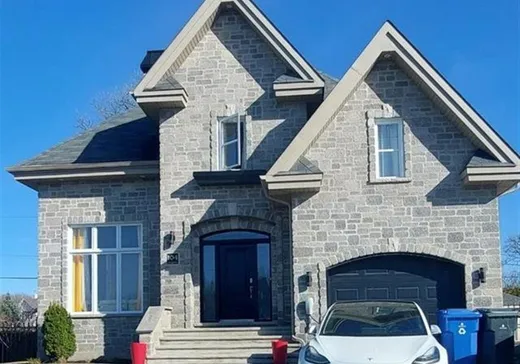 Maison à étages à vendre - 104 Rue de St-Émilion, Lachenaie, J6W6L2