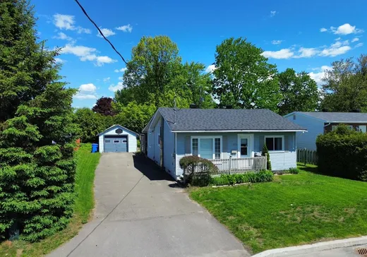 Bungalow for sale - 175 Rue des Pins, Lachute, J8H1B4