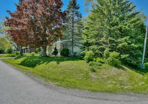 Maison à vendre - 1 Av. de Bar-le-Duc, Bois-des-Filion, J6Z 2W1