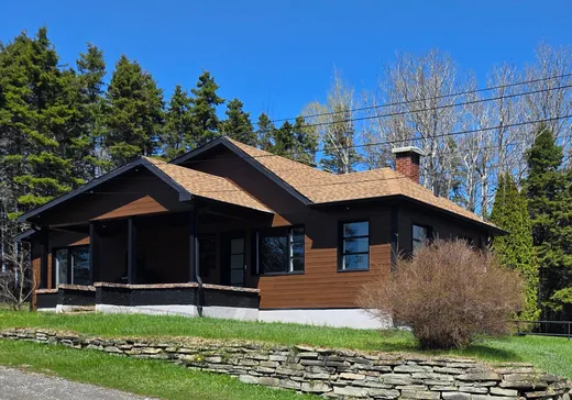 Two or more stories for sale - 858 Route 132, Matane, G4W7C8