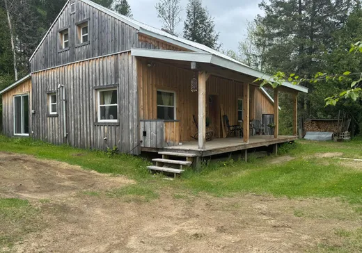 Two or more stories for sale - 17 Ch. du Lac-Beaven, Harrington, J8G2T3