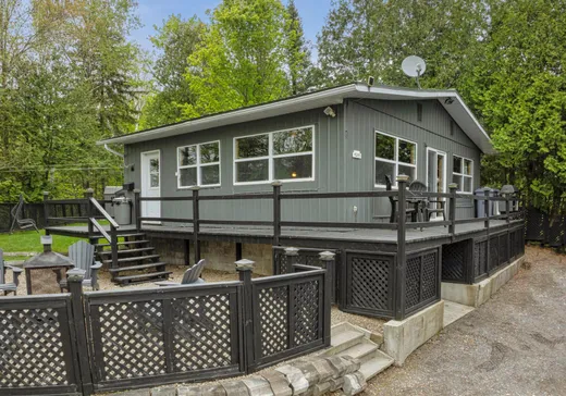 Two or more stories for sale - 4245 Ch. de la Montagne, Saint-Damien, J0K2E0