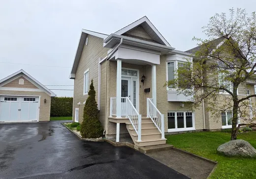Maison à étages à vendre - 1 Rue des Plateaux, Rivière-du-Loup, G5R0A6