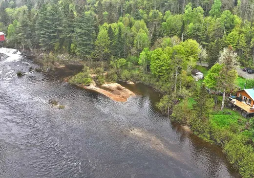 Maison à étages à vendre - 20 Ch. des Cascades, St-Mathieu-Du-Parc, G0X1N0