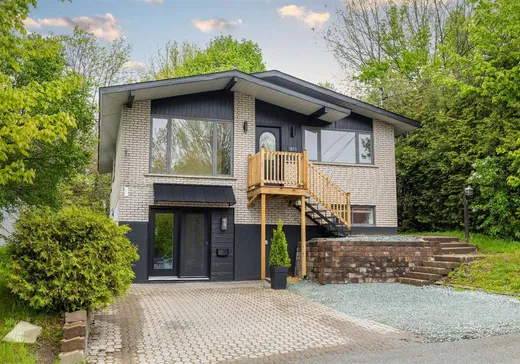 Bungalow à vendre - 811 Rue de la Ste-Famille, Fleurimont, J1E1T5