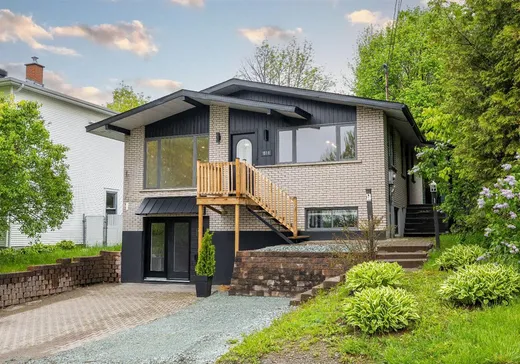 Maison à vendre - 811 Rue de la Ste-Famille, Fleurimont, J1E 1T5