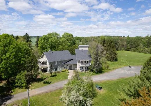 Maison à étages à vendre - 325 Ch. de la Rivière, Saint-Félix-de-Kingsey, J0B2T0