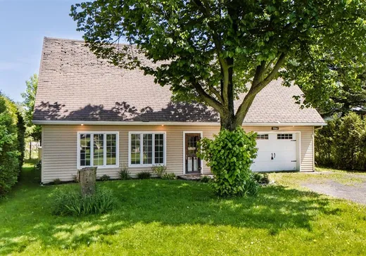 Maison à étages à vendre - 326A Ch. Yamaska, St-Germain-De-Grantham, J0C1K0
