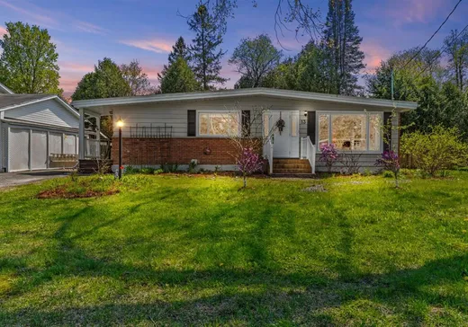 Bungalow à vendre - 13 Rue Elmwood, Lennoxville, J1M1Y2