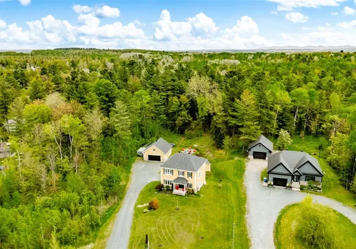 Maison à vendre - 11 Rue des Mésanges, St-Francois-Xavier-de-Brompton, J0B 2V0