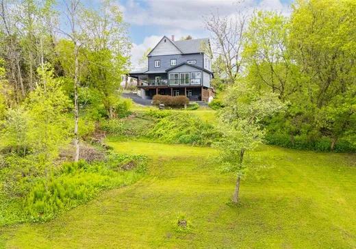 Two or more stories for sale - 111 Rue Angus S., East Angus, J0B1R0