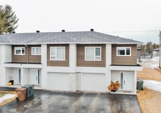 Two or more stories for sale - 129 Rue Comtois, Victoriaville, G6T2Z2