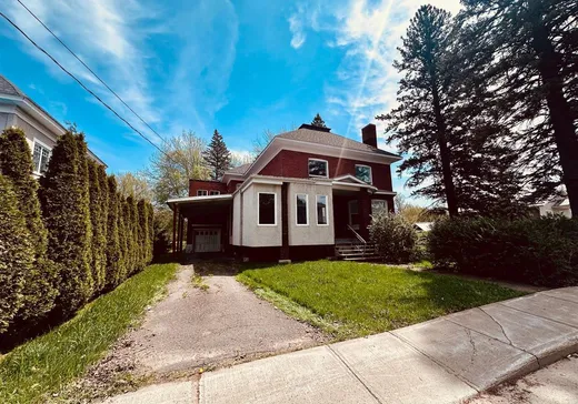 House for sale - 200 Rue St-Aimé, Louiseville, J5V 2B1