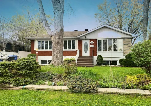 Two or more stories for sale - 3193 Rue Salaberry, Longueuil, J4L3K7