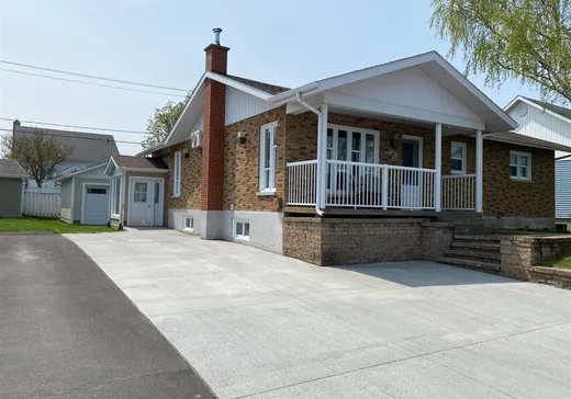 Bungalow à vendre - 339 Rue Collin, Matane, G4W4G6