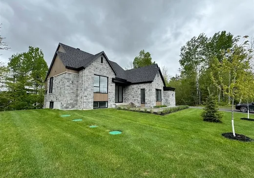 Bungalow à vendre - 320 Rue du Bassin, Saint-Jérôme, J7Y5K5