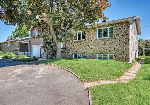 Maison à étages à vendre - 270 Rue Caza, Charlemagne, J5Z2A5
