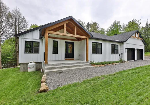 Bungalow à vendre - 149-151 Rue Lanthier, St-Hippolyte, J8A1A8
