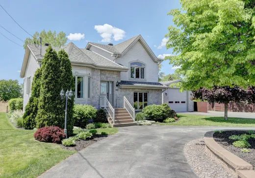 Two or more stories for sale - 575 Ch. des Patriotes, Chambly, J3L6A2
