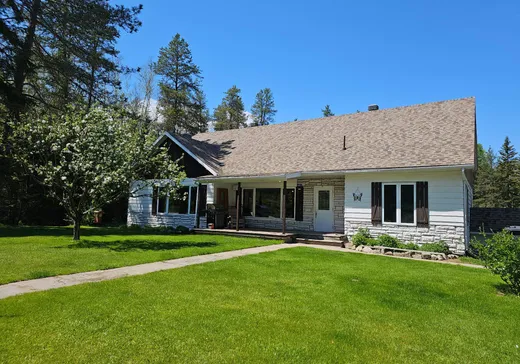 Maison à étages à vendre - 14852 Route 117 N., Rivière-Rouge, J0T1T0