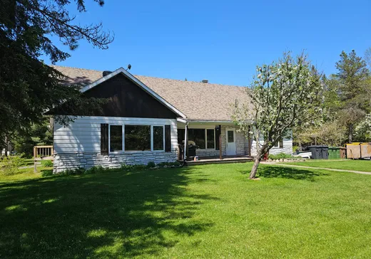 Maison à vendre - 14852 Route 117 N., Rivière-Rouge, J0T 1T0