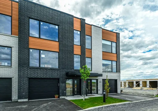 Maison à vendre - 329 Rue de l'Industrie, Beloeil, J3G 0V1