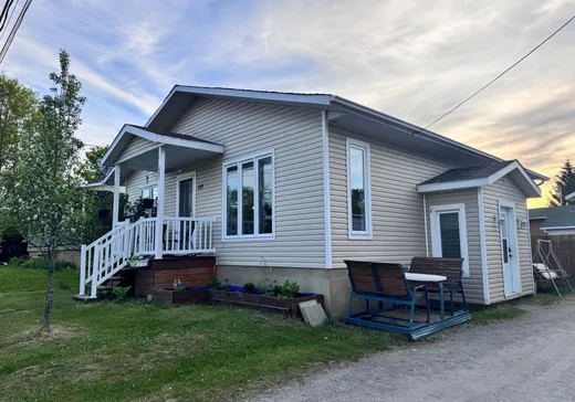 House for sale - 114 Av. de l'Osier, Mont-Laurier, J0W 1H0