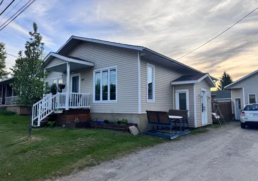 House for sale - 114 Av. de l'Osier, Mont-Laurier, J0W 1H0