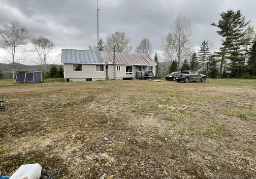 Maison à vendre - 5302 Ch. de la Rivière du Milieu, La Tuque, G9X 3N8